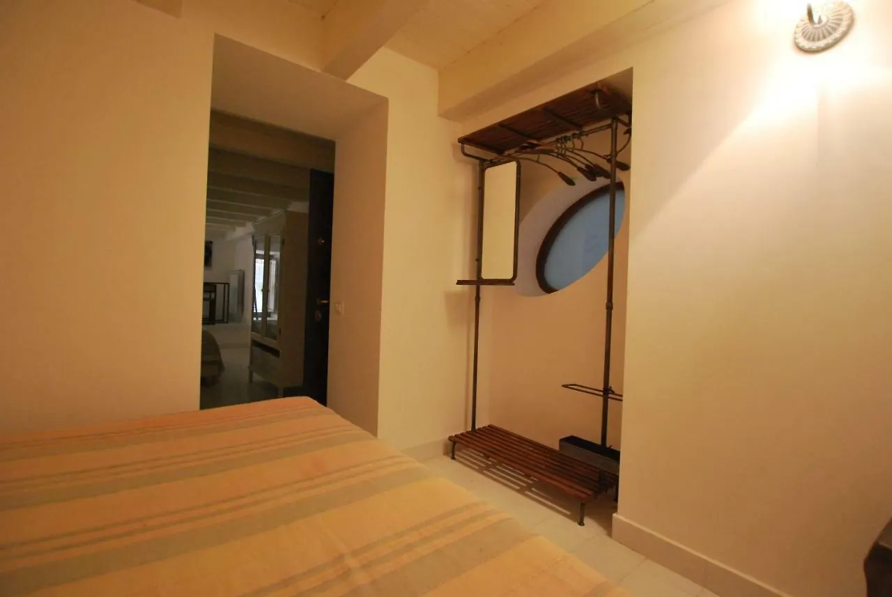 Discesa Delle Capre Studio Confort Palermo Apartment