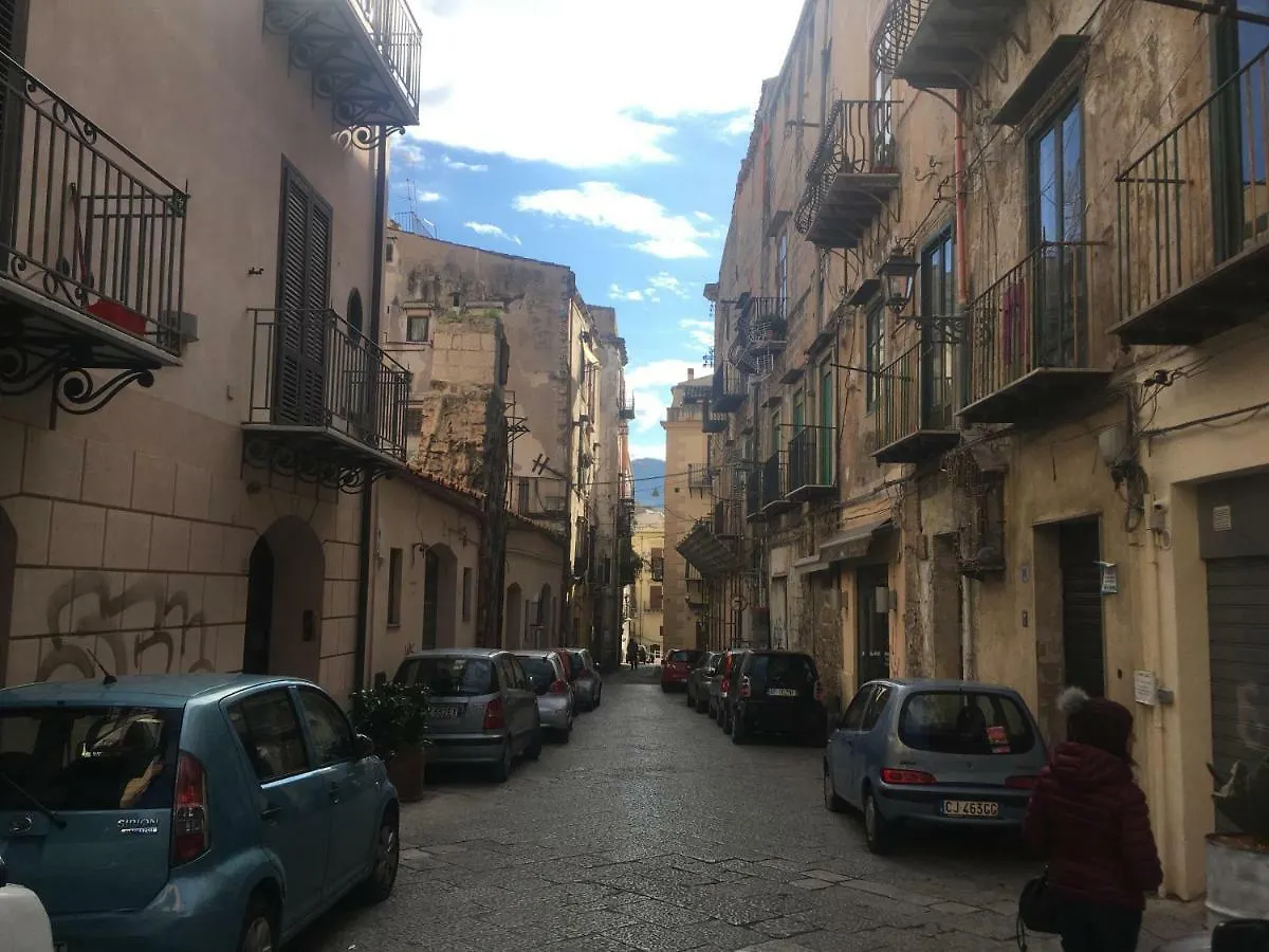 Discesa Delle Capre Studio Confort Palermo Apartment
